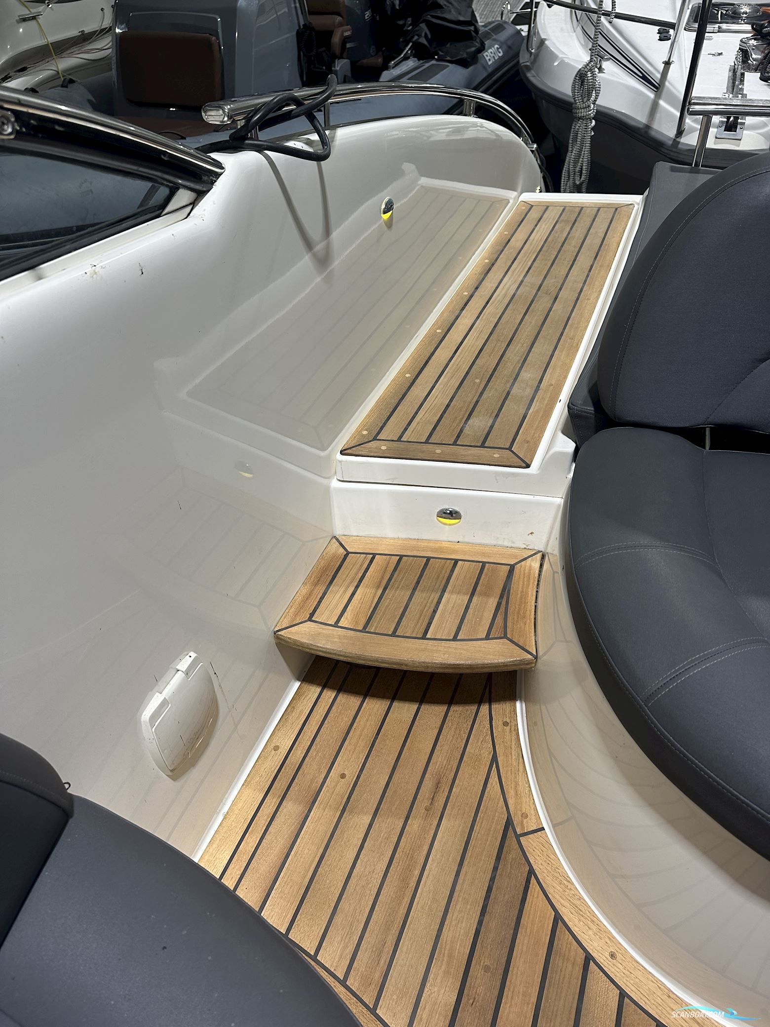 Windy 32 Grand Tornado