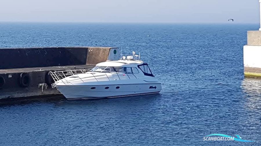 Windy Grand Mistral 37 HT Motorboten 2005, met Kad 300 x 2 motor, Sweden