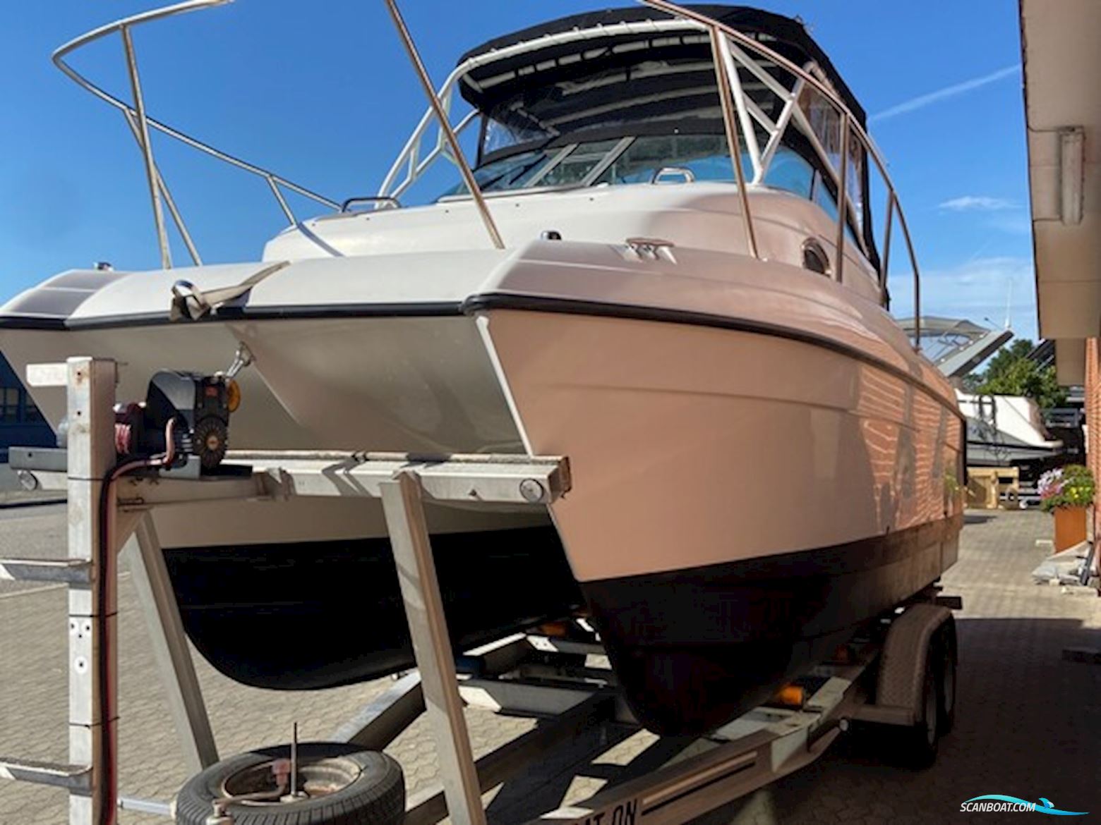 WorldCat Glacier Bay catamaran Isle Runner 2270 m/2 stk. Suzuki F140 hk og float-on alutrailer