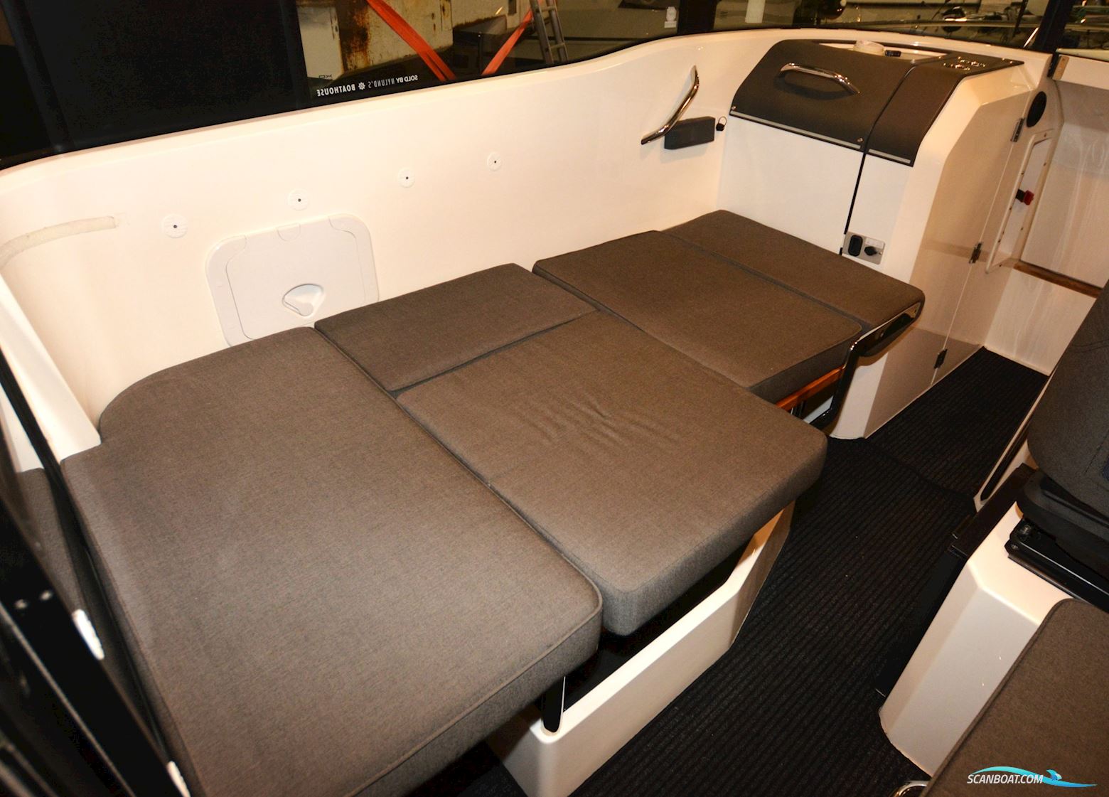 XO 270 RS Cabin