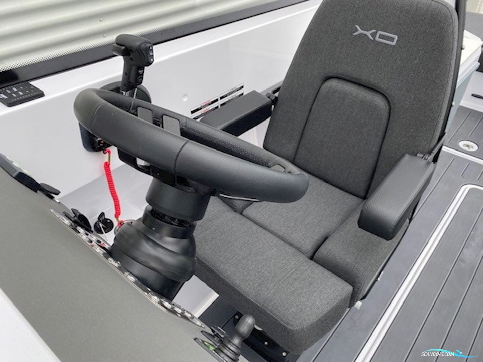 XO BOATS dscvr 9 targa