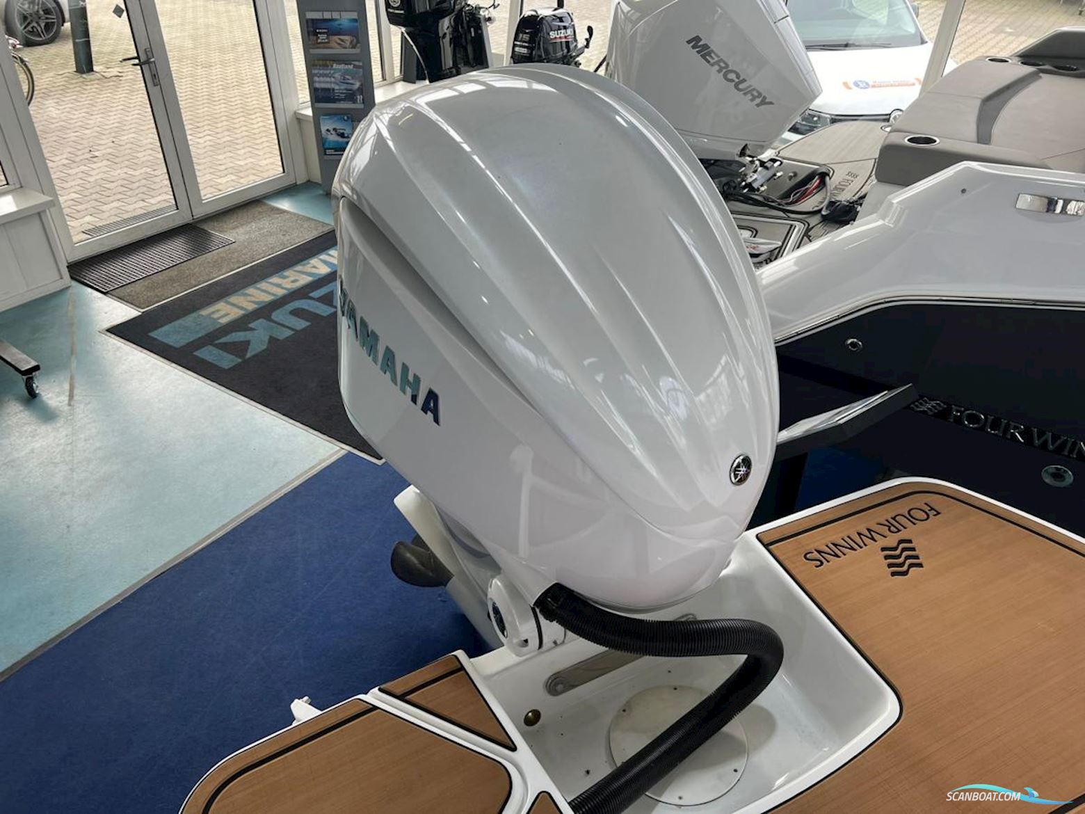 Yamaha F250XSB2 Steer by Wire Kleur WIt  DEMO