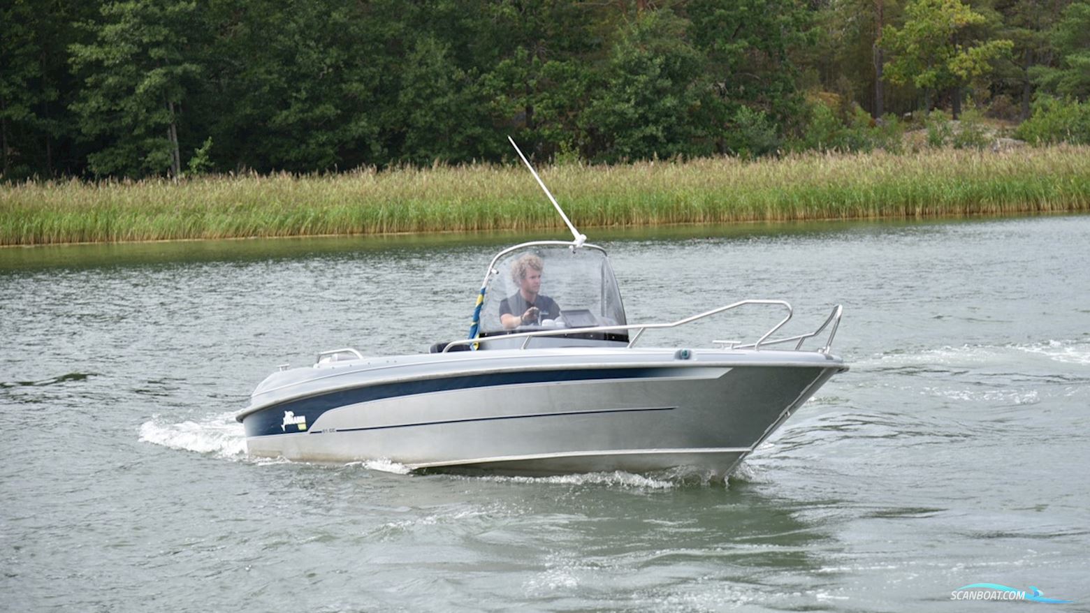 YAMARIN CROSS 61 CENTER CONSOLE