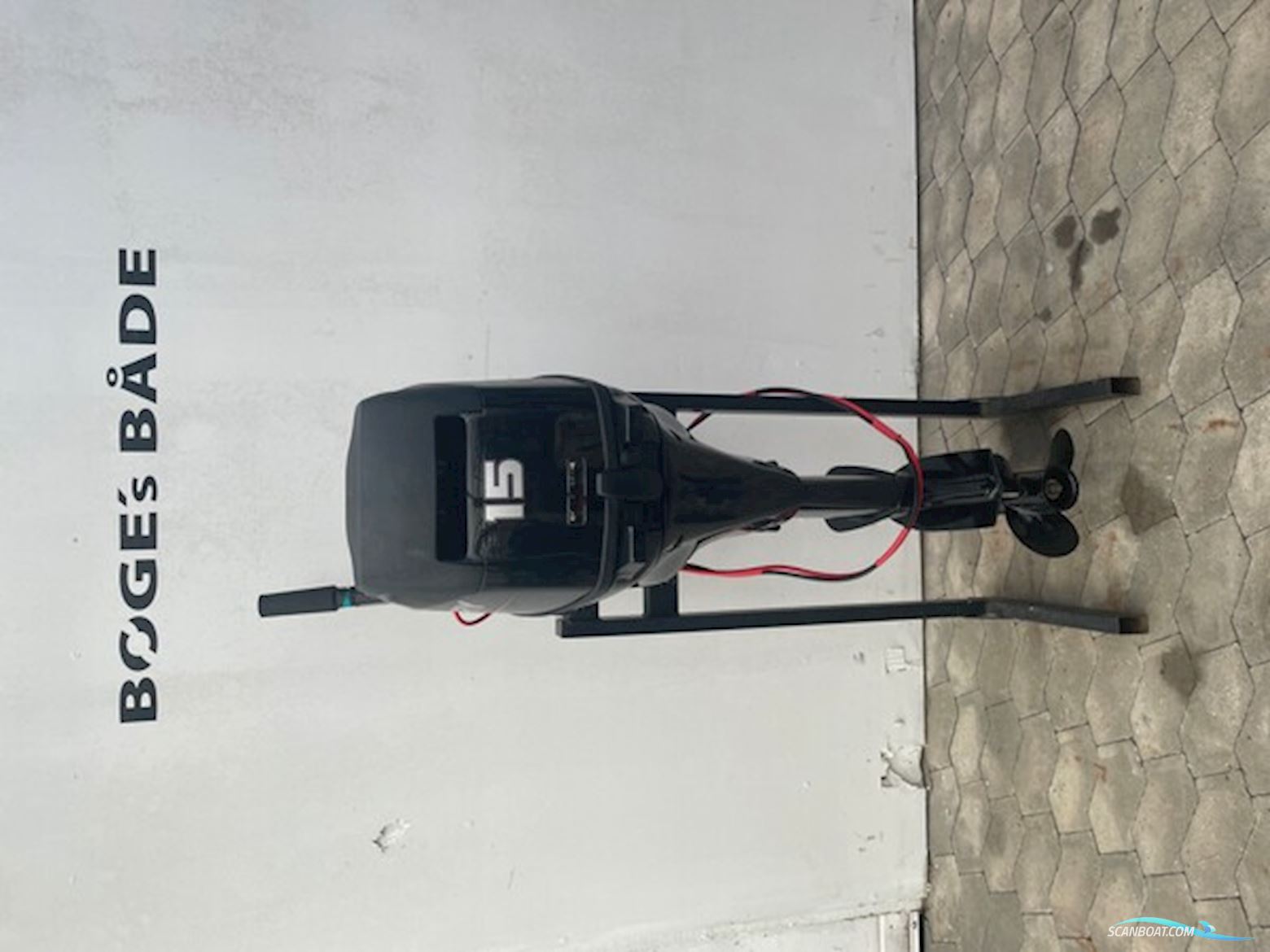 15 hk Mercury 4 takt MLH med el-start og batteri.