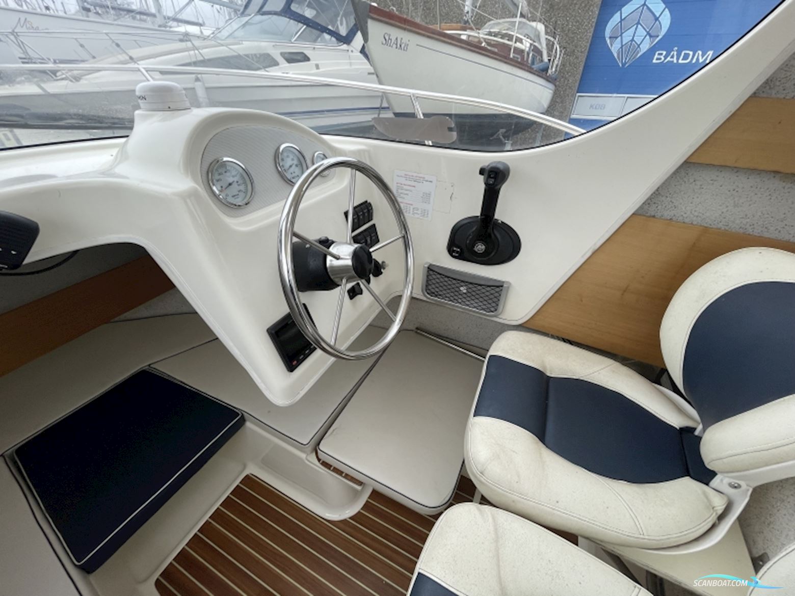 Quicksilver 640 Pilothouse