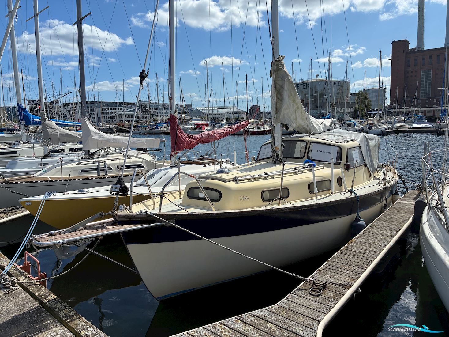 Adagio 27 Motorsejler