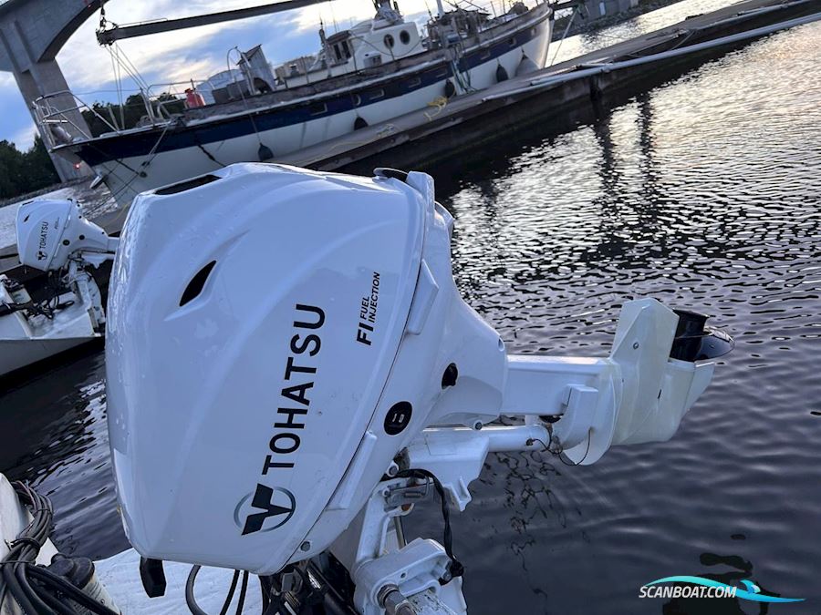 Catamaran Saara