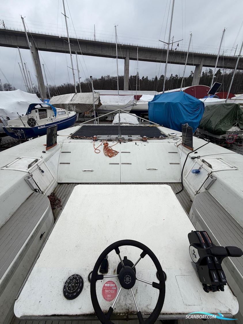Catamaran Saara