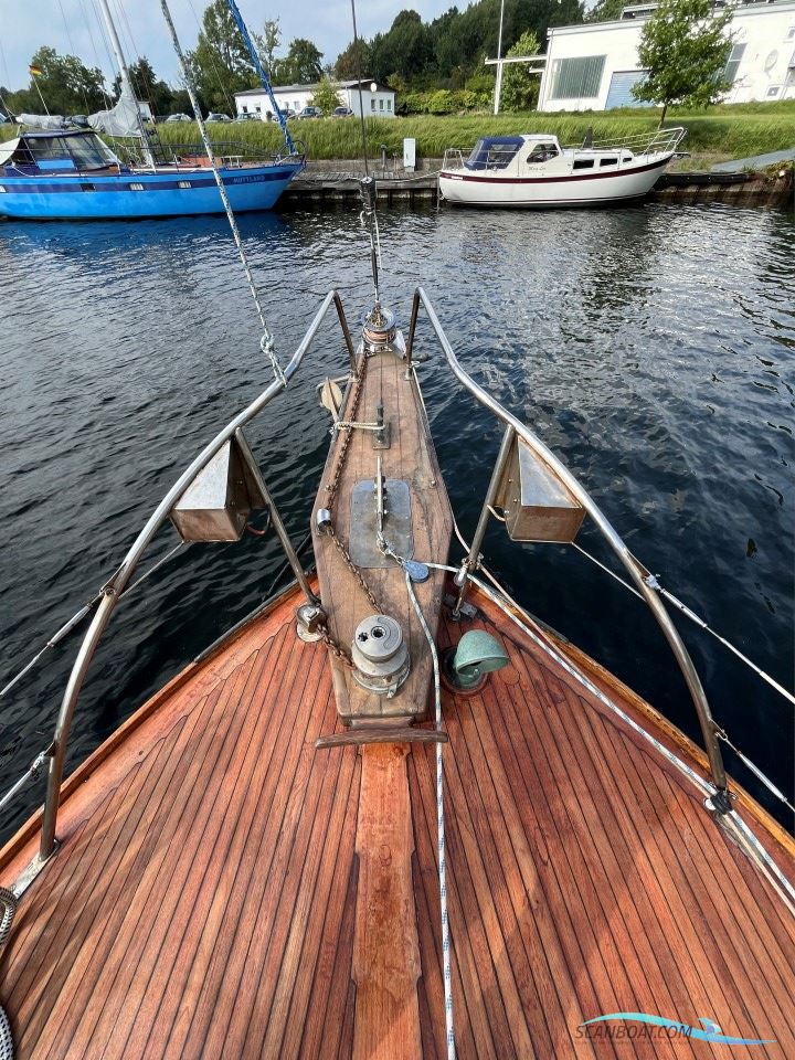 Classic Motor Sailer 34'