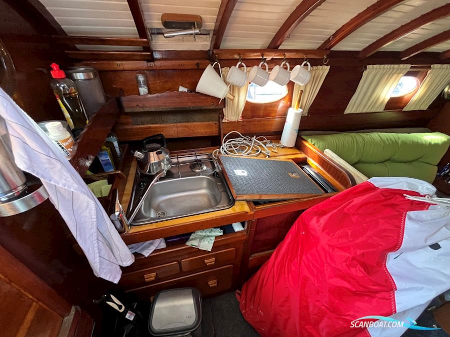 Classic Motor Sailer 34'