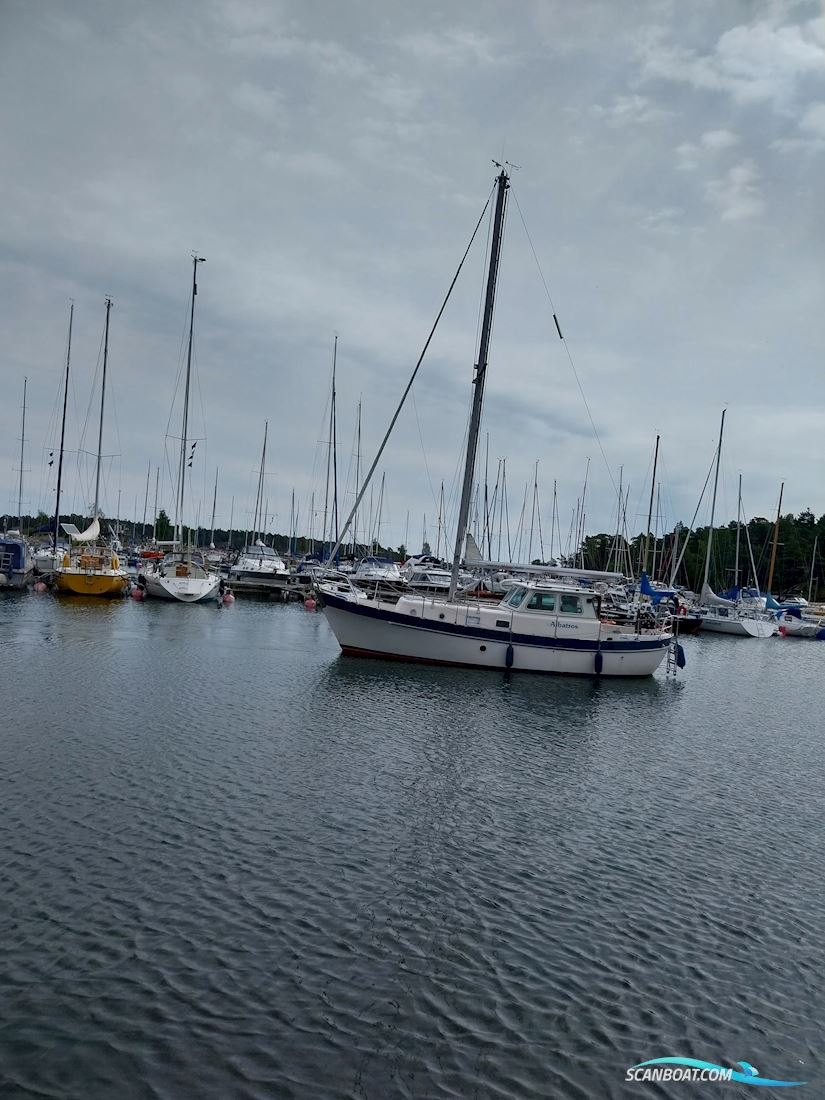 Dartsailer Motorsailer 1983, with Peugeot Dtp50 engine, Sweden