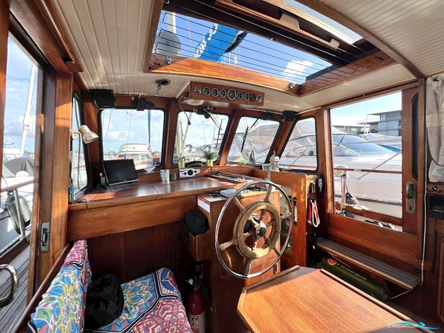Nauticat 33