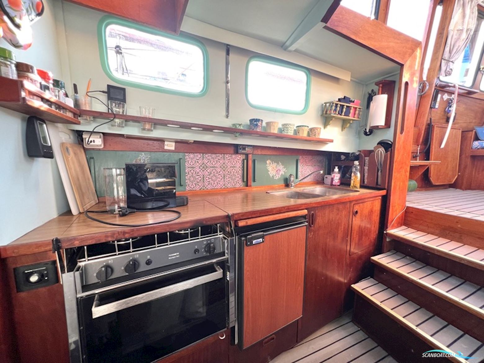 Nauticat 33
