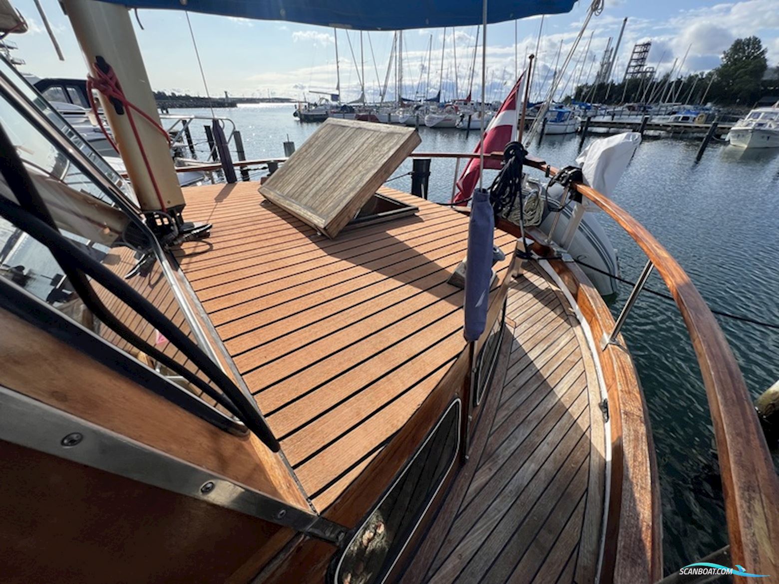 Nauticat 33