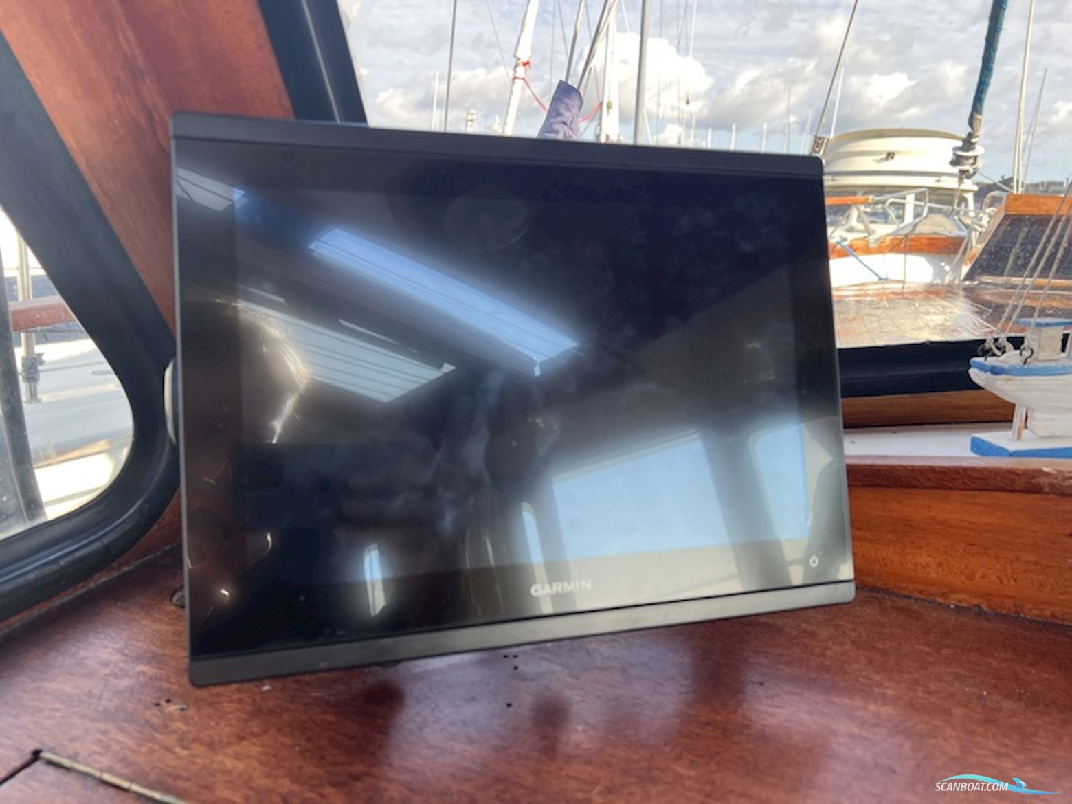 Nauticat 33