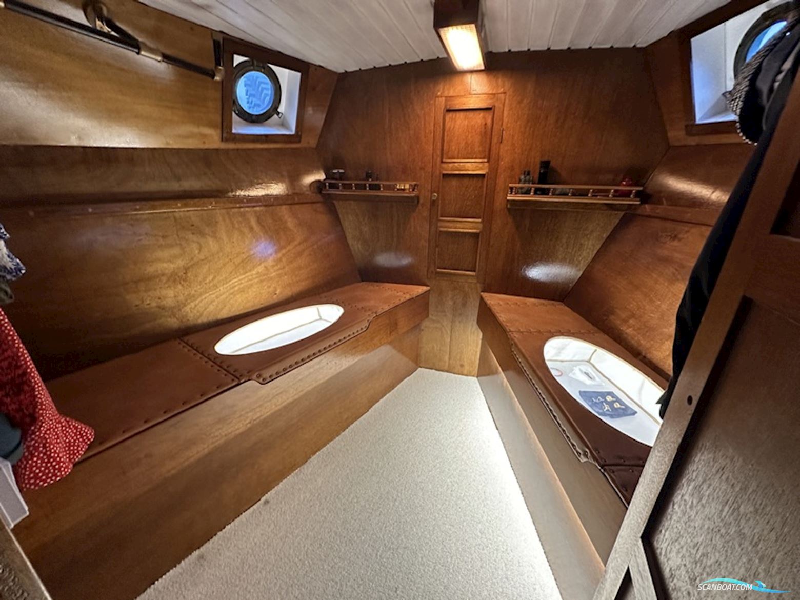 Pilothouse Motorsejler 49