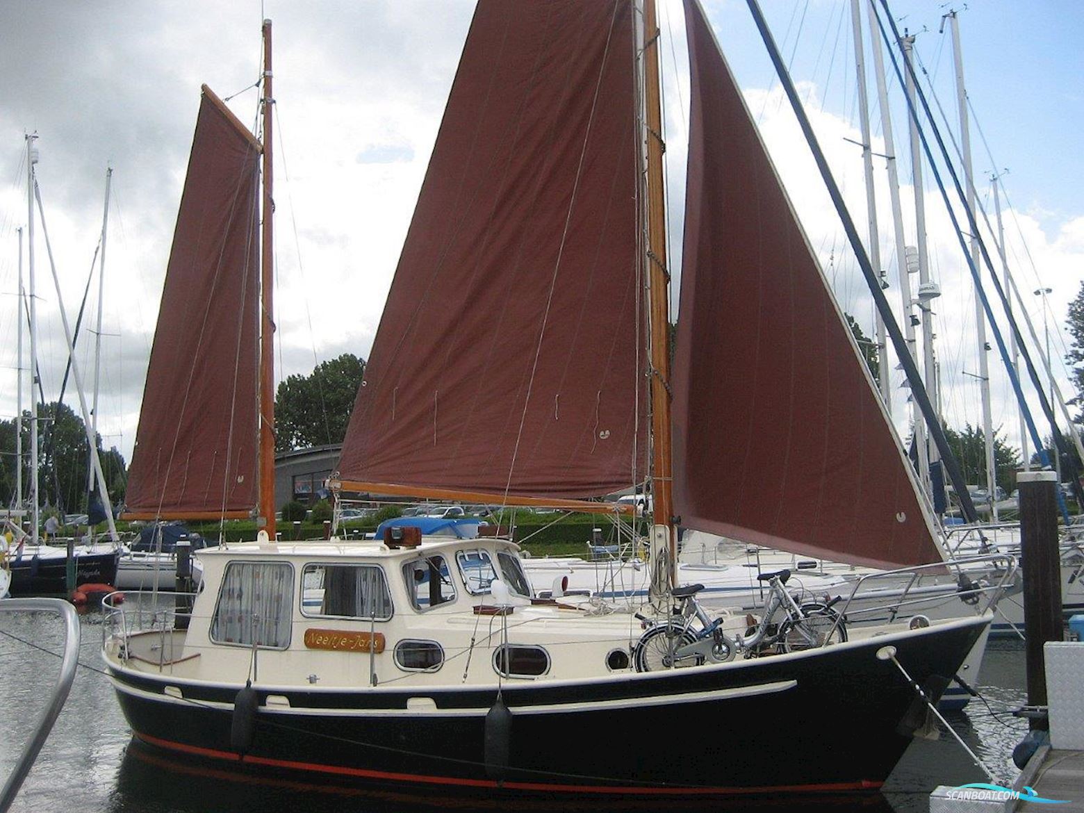 Smelne Veenje Kotter 980 Motorsailer 1976, with Peugeot Indenor engine, The Netherlands
