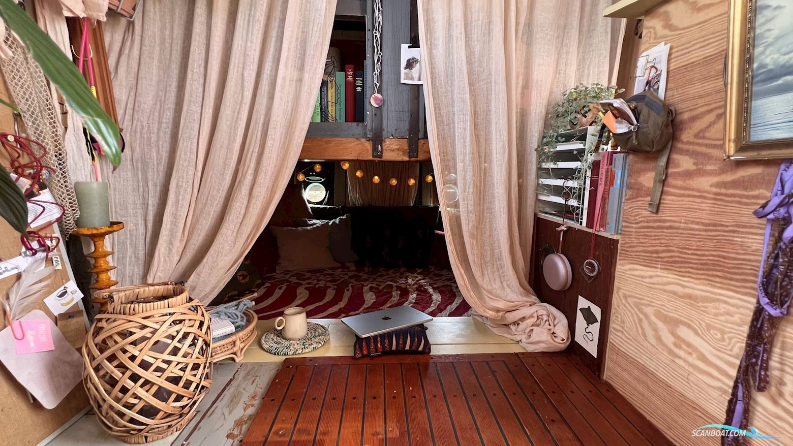 wooden boat - Jagt Ketch Rigged