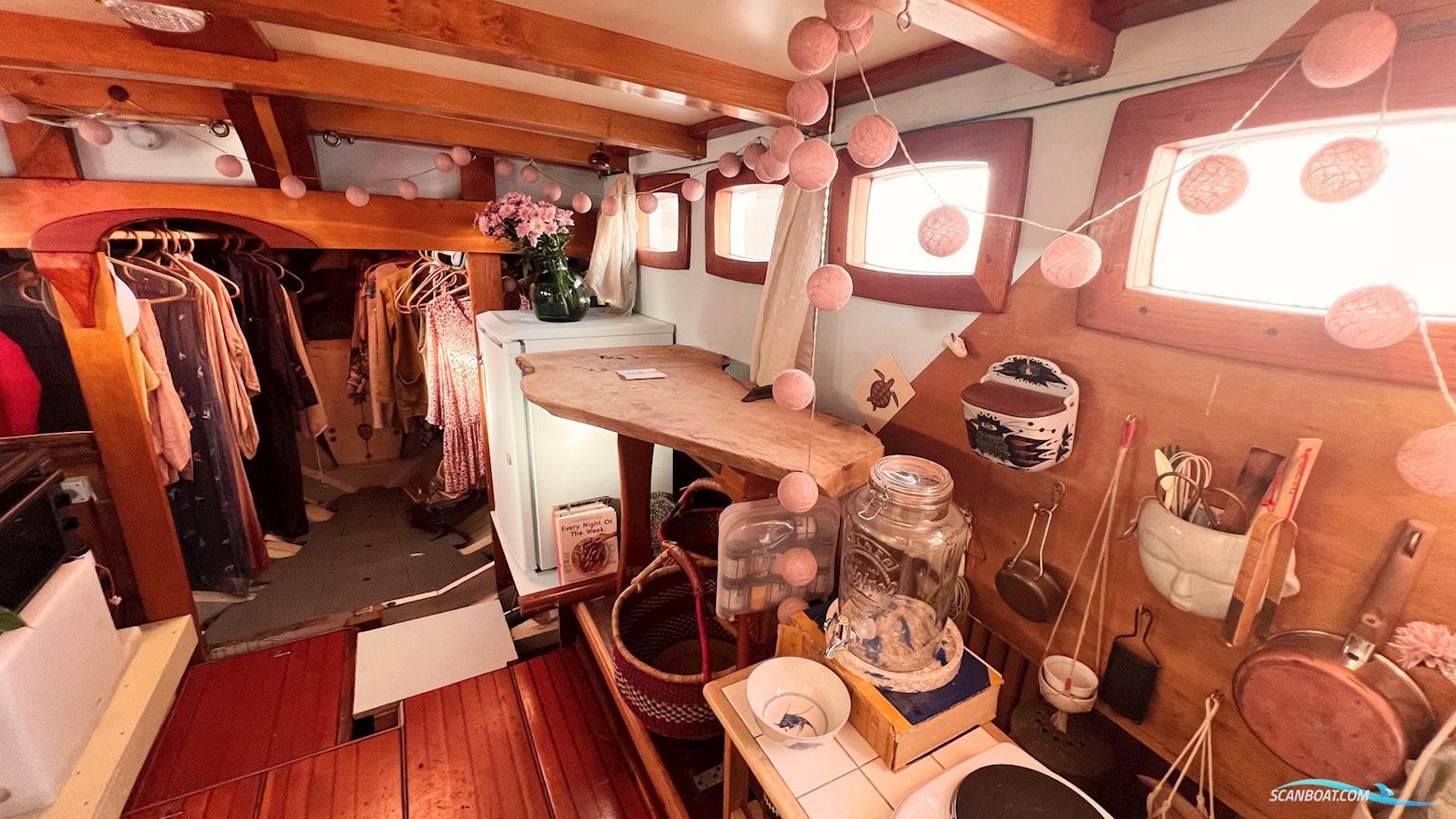 wooden boat - Jagt Ketch Rigged