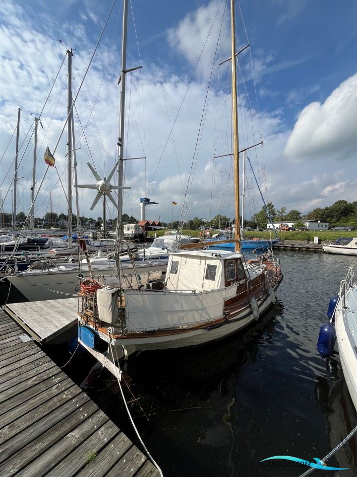 Classic Motor Sailer 34'