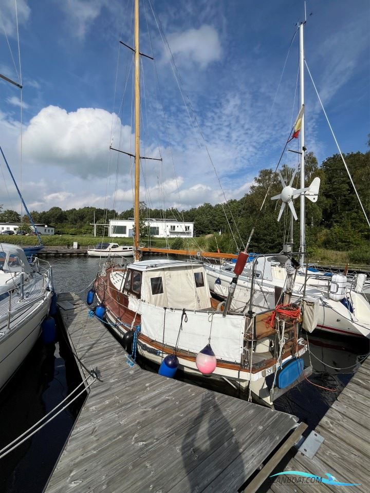 Classic Motor Sailer 34'