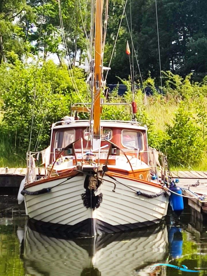 Classic Motor Sailer 34'
