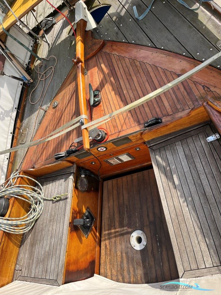 Classic Motor Sailer 34'