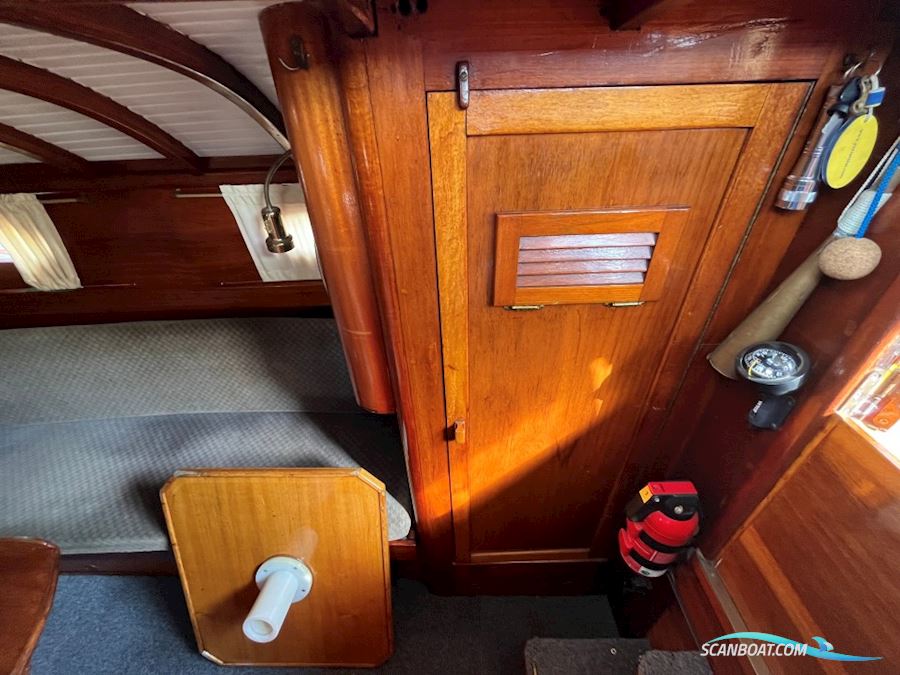 Classic Motor Sailer 34'