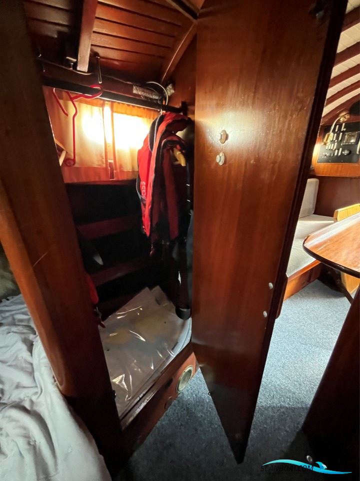 Classic Motor Sailer 34'
