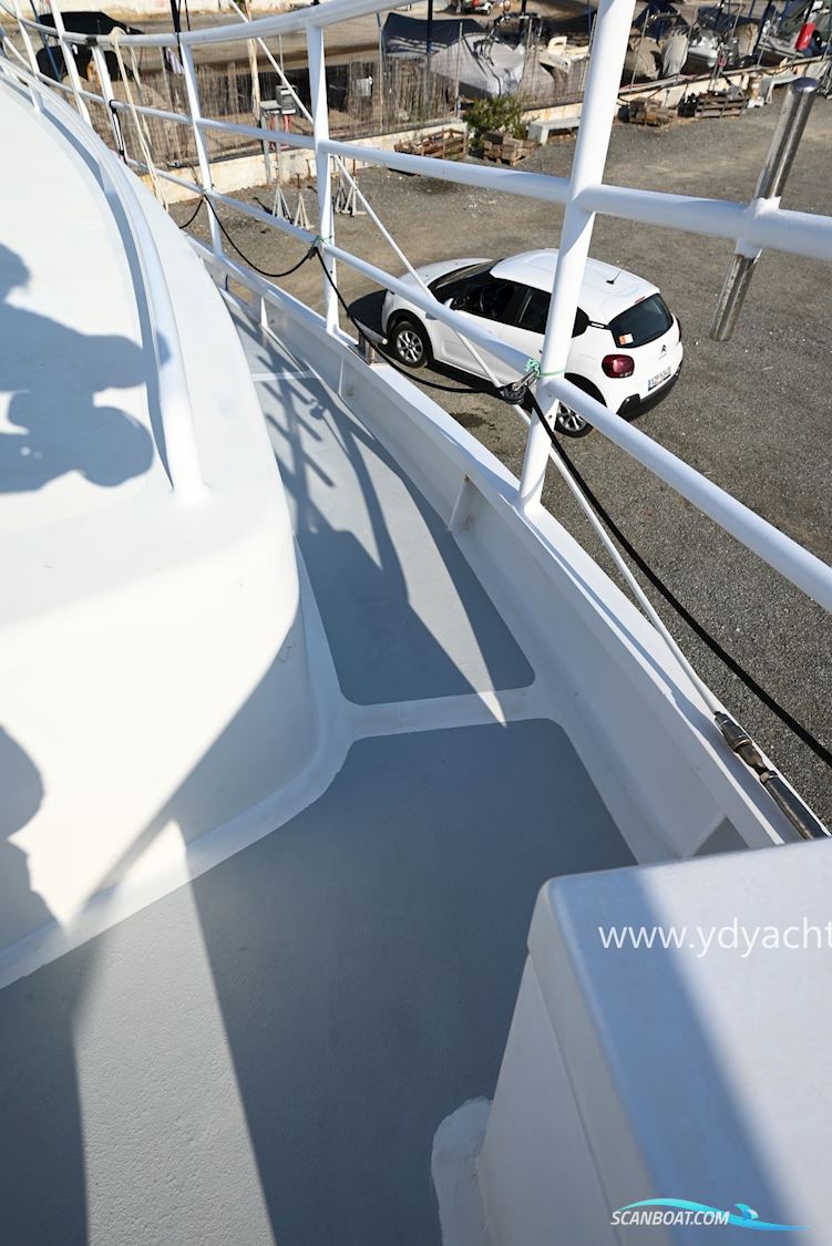 Diesel Duck 44 Trawler Motorsailer