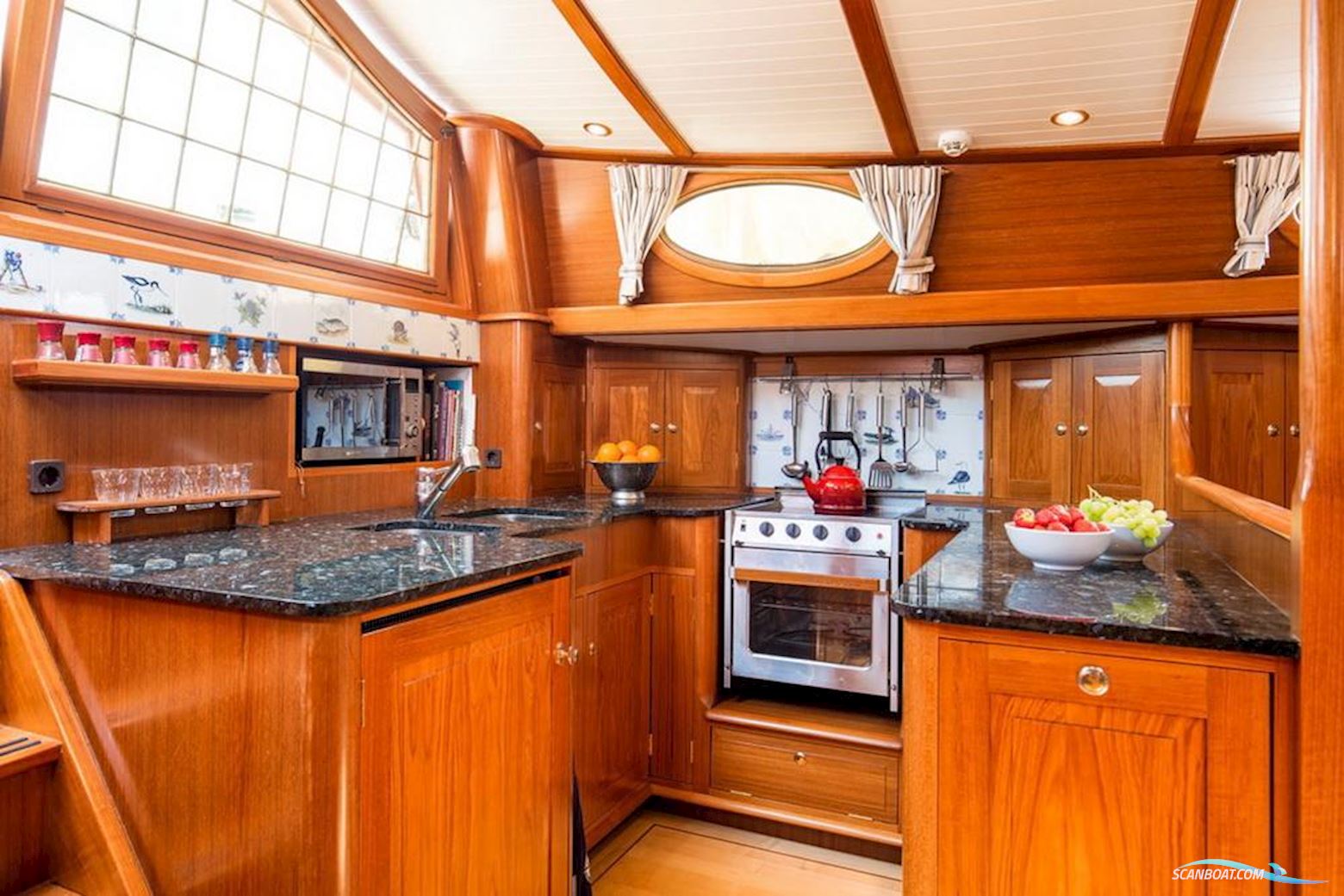 Lemsteraak Sailing Yacht