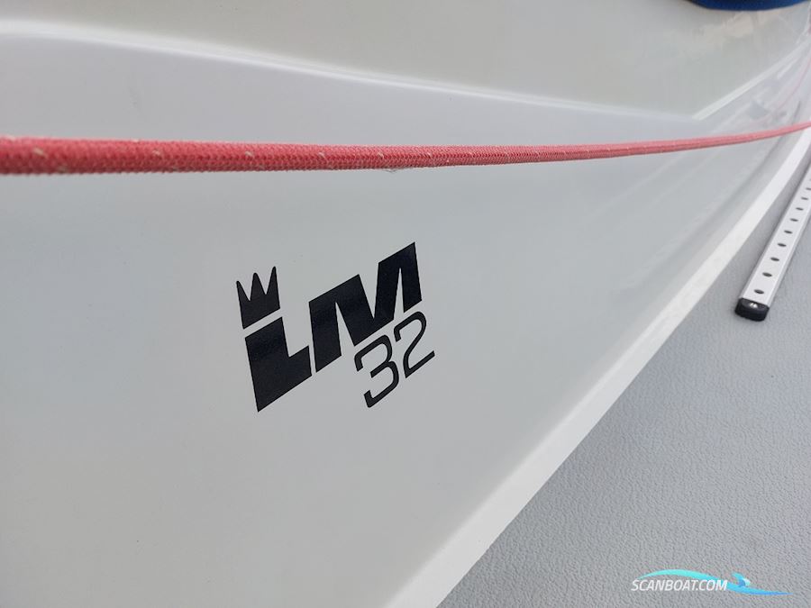 LM 32