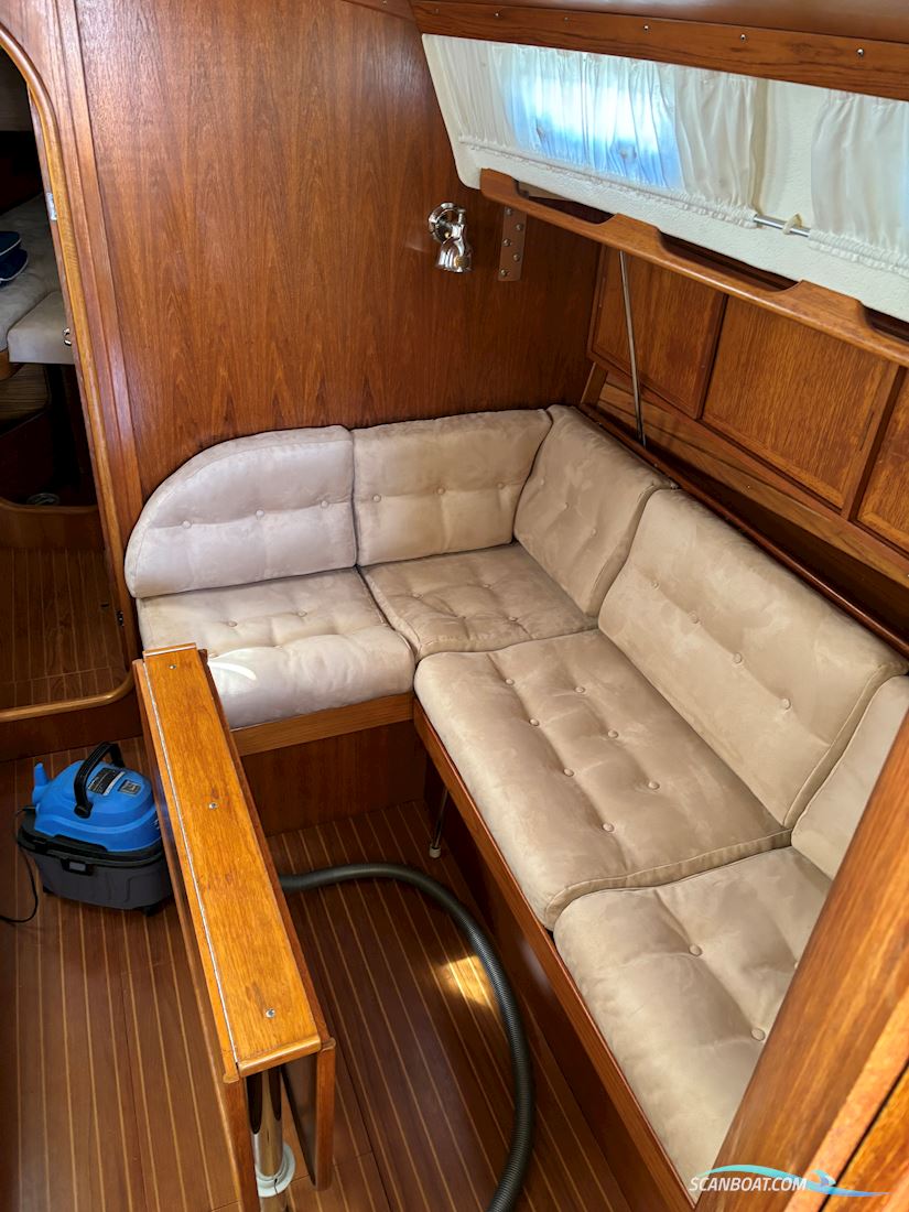 LM Vitesse 35 Cabrio Motorseglar 1992, med Volvo Penta 2003t motor, Danmark