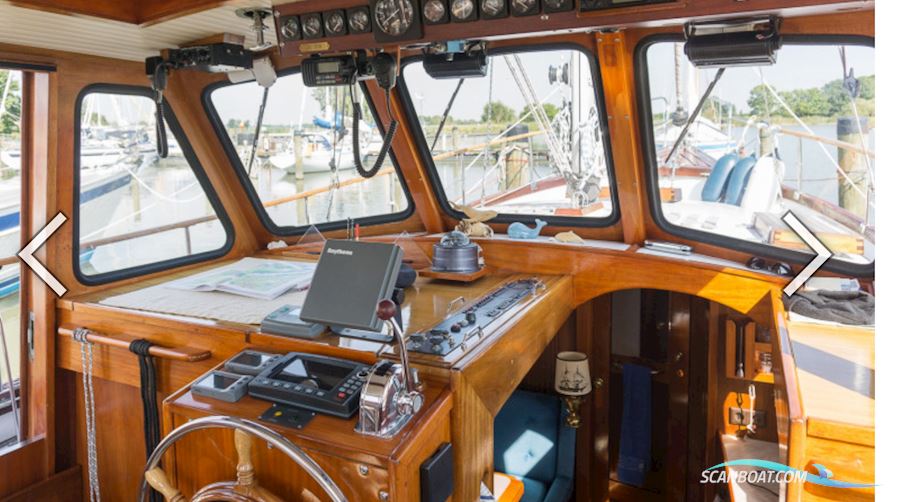 Nauticat 33