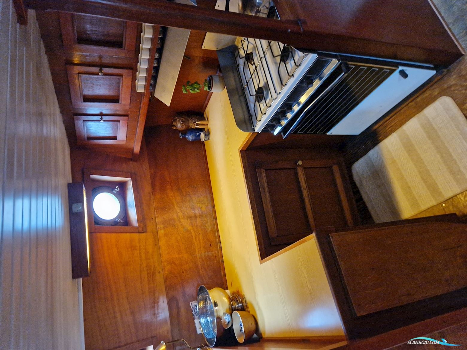 Pilothouse Motorsejler 49