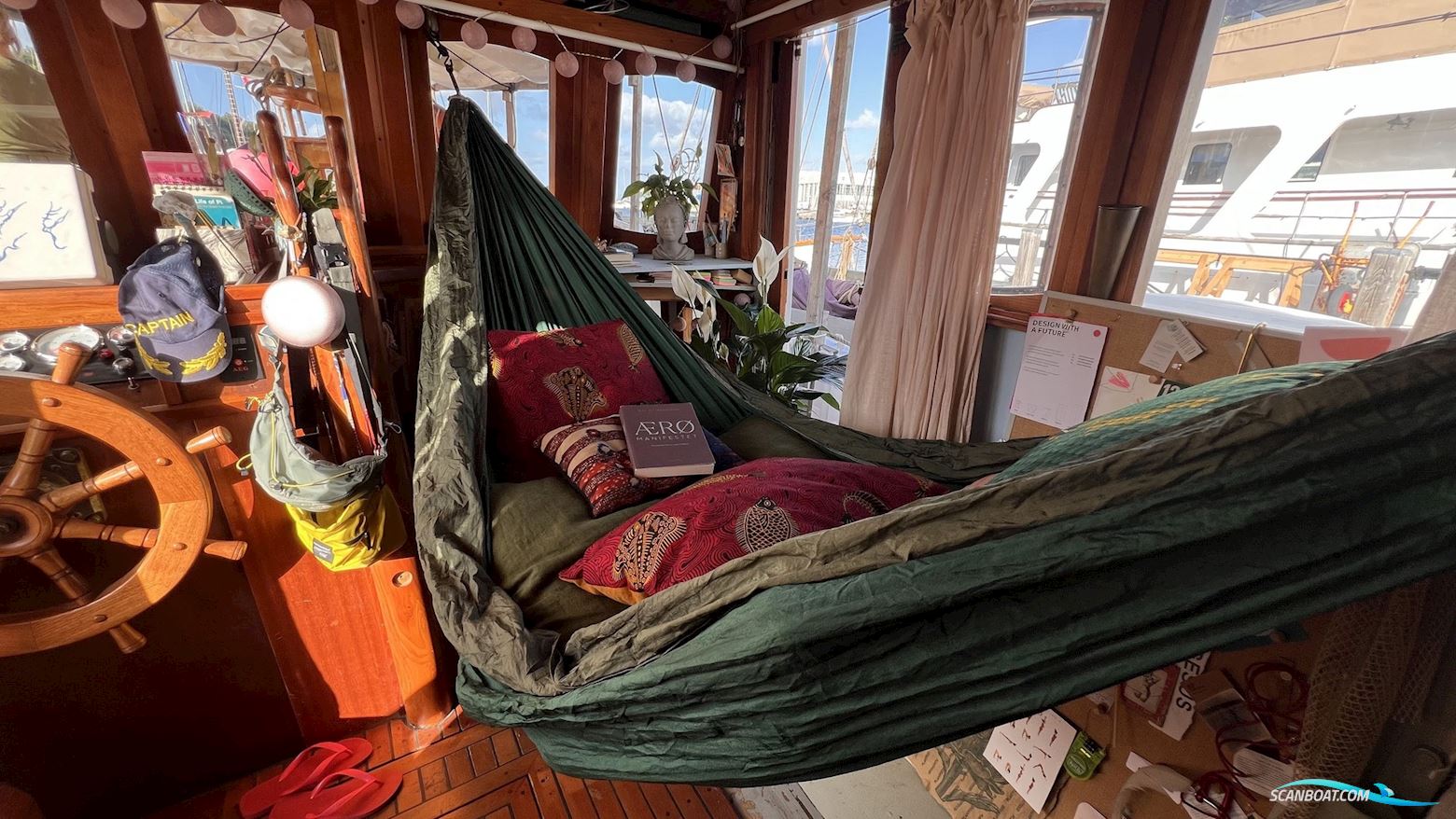 wooden boat - Jagt Ketch Rigged