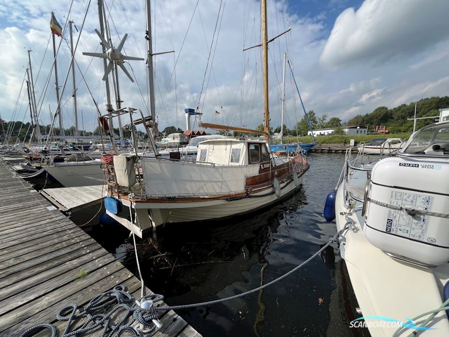 Classic Motor Sailer 34'