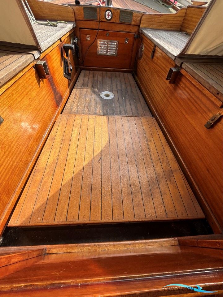 Classic Motor Sailer 34'