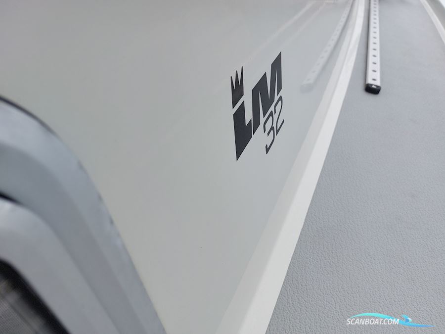 LM 32