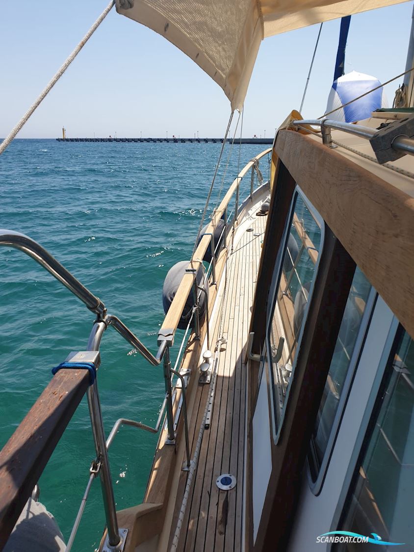 Nauticat 33