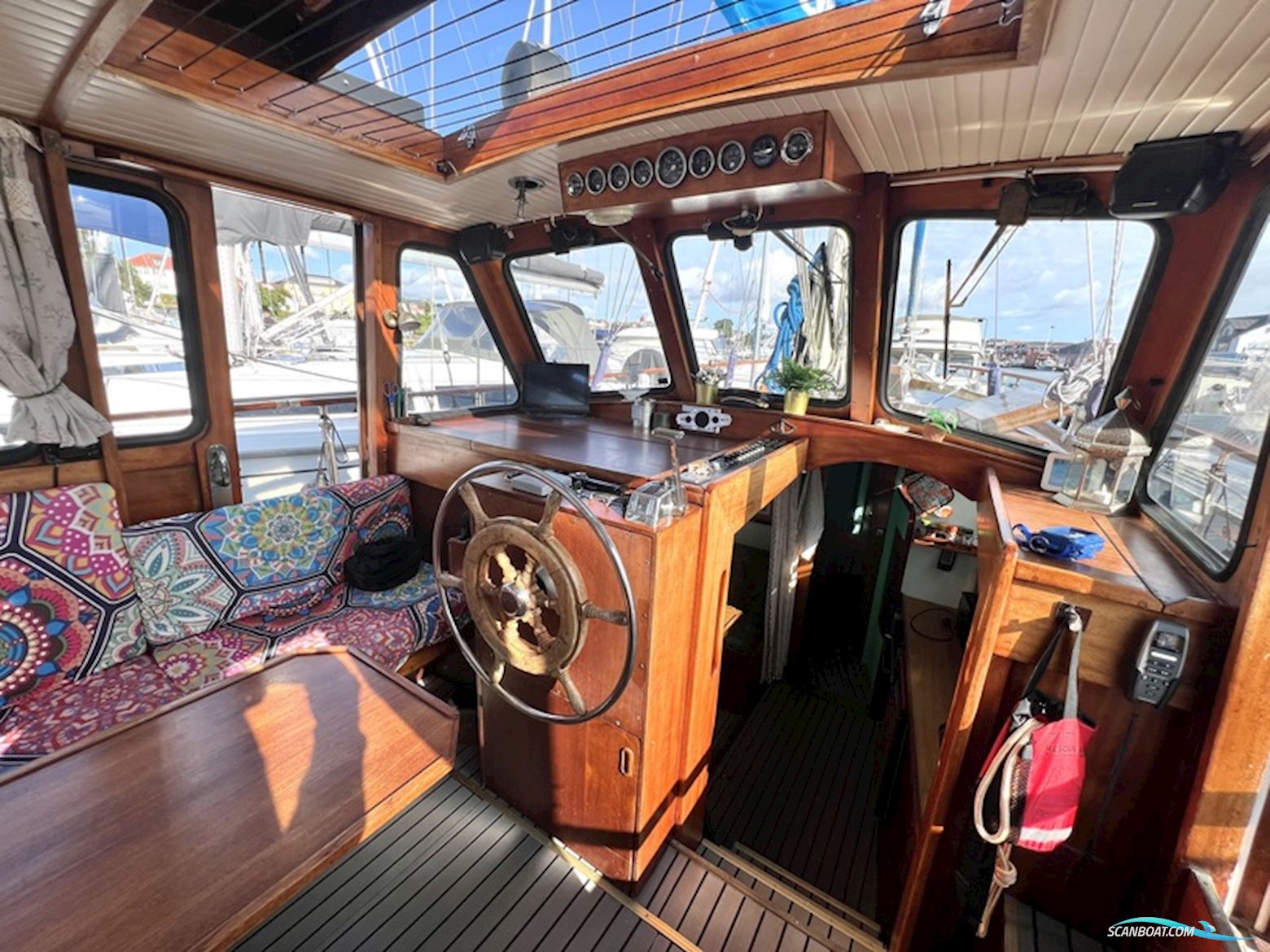 Nauticat 33