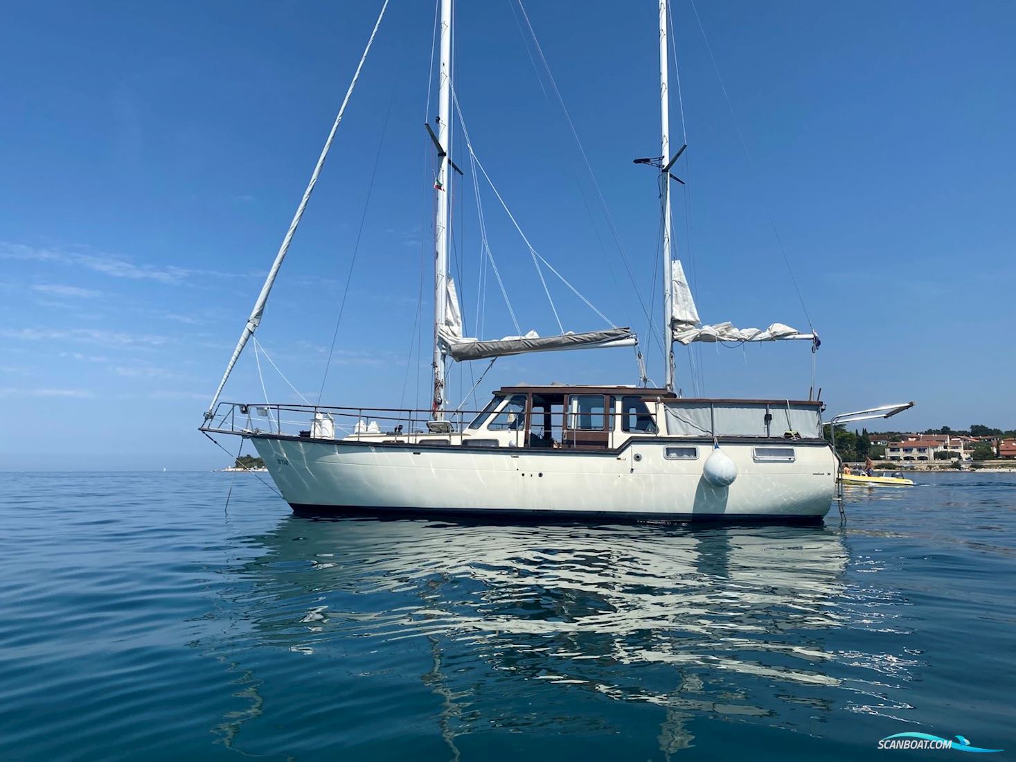 Nauticat 38