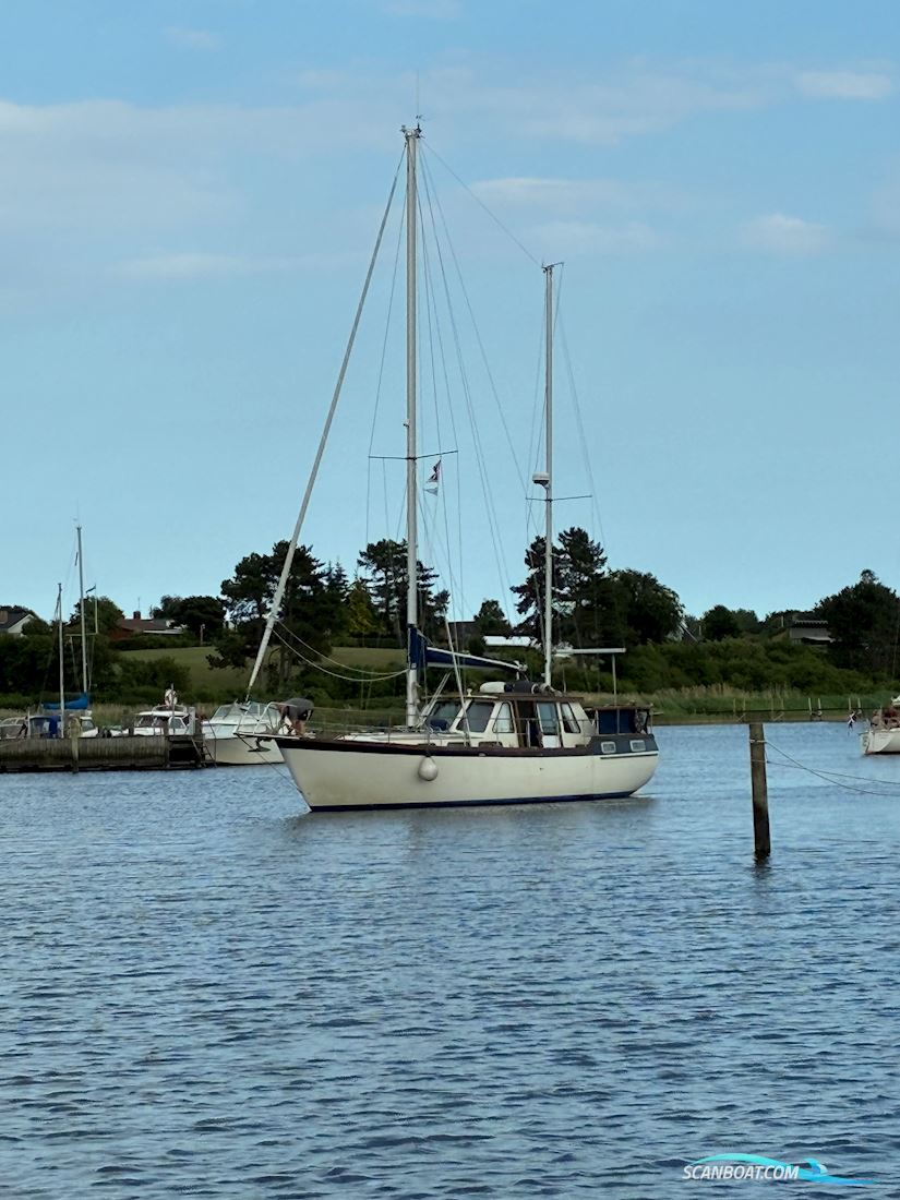 Nauticat 38