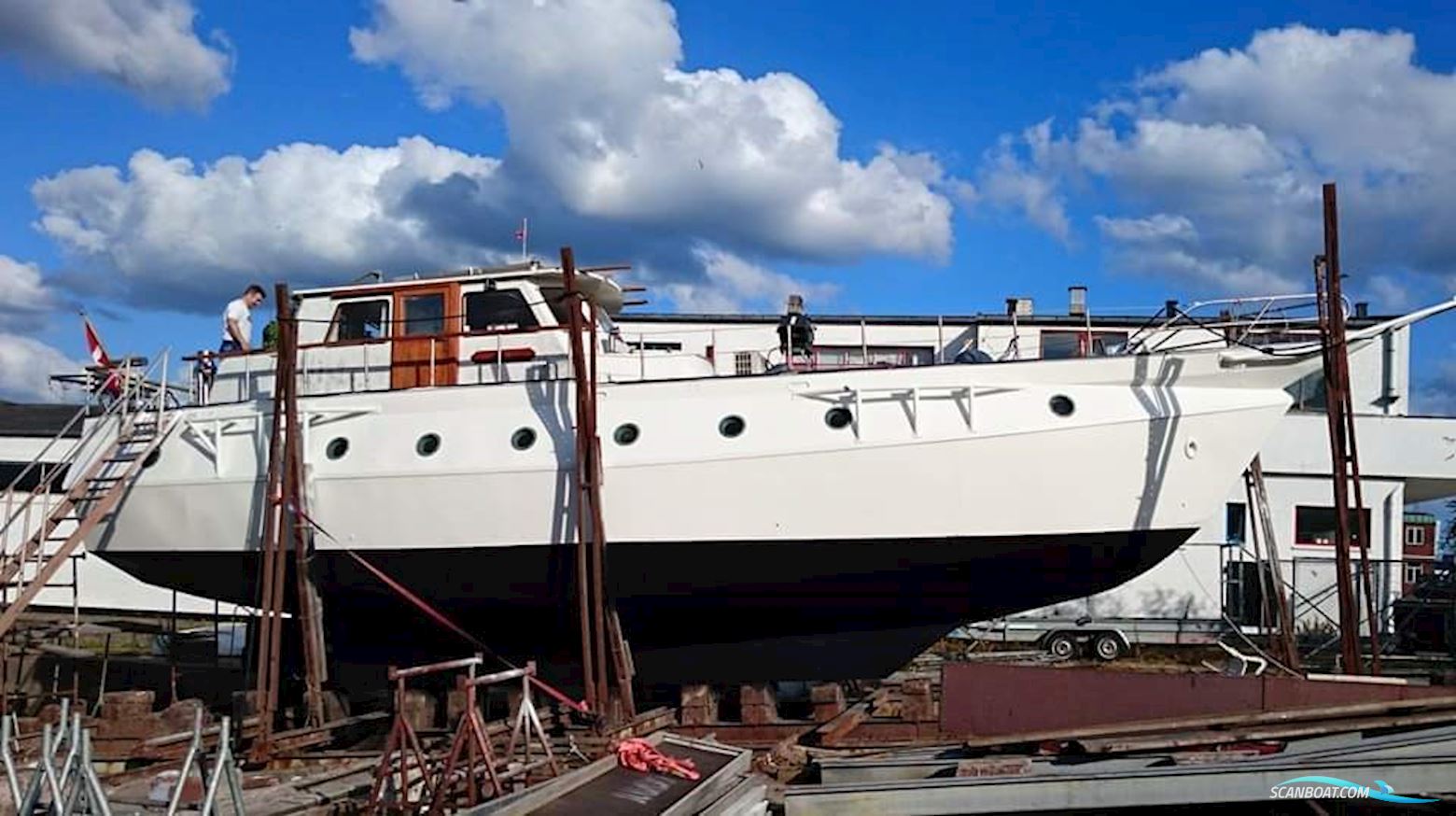 Pilothouse Motorsejler 49