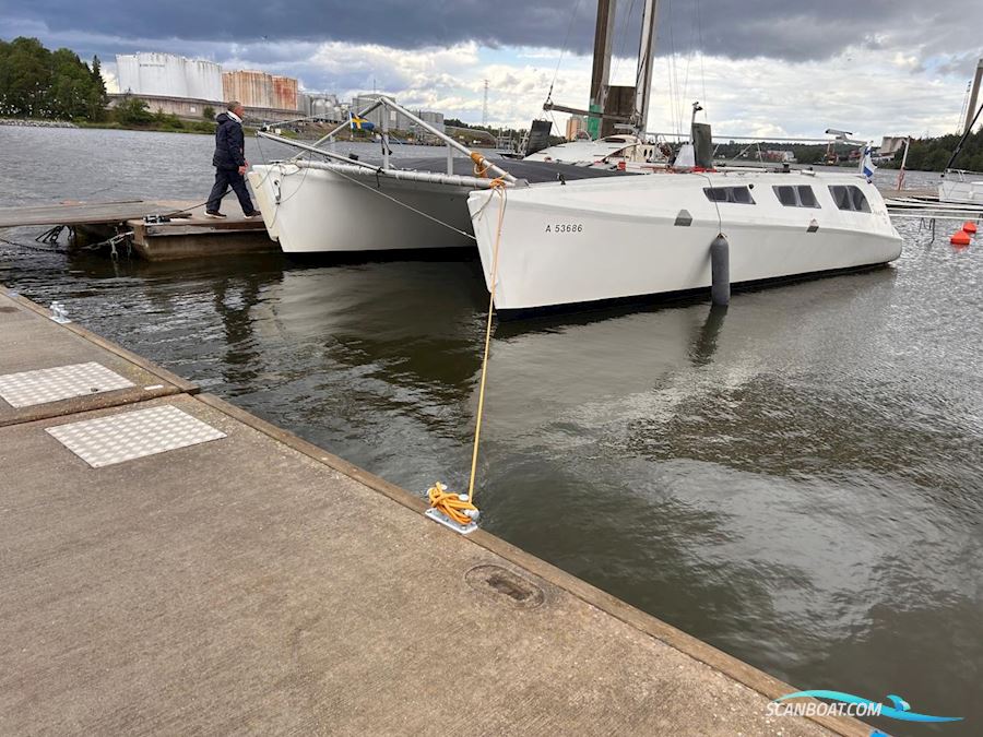 Catamaran Saara