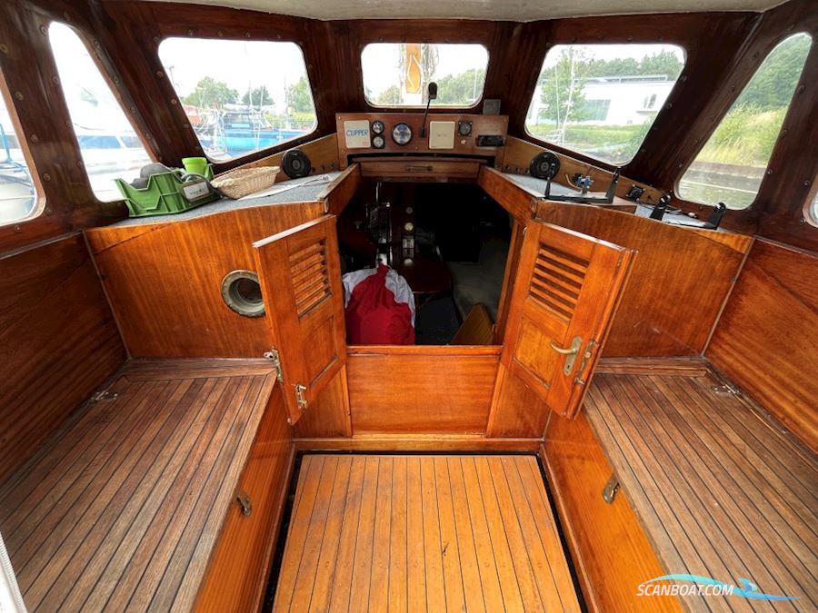 Classic Motor Sailer 34'