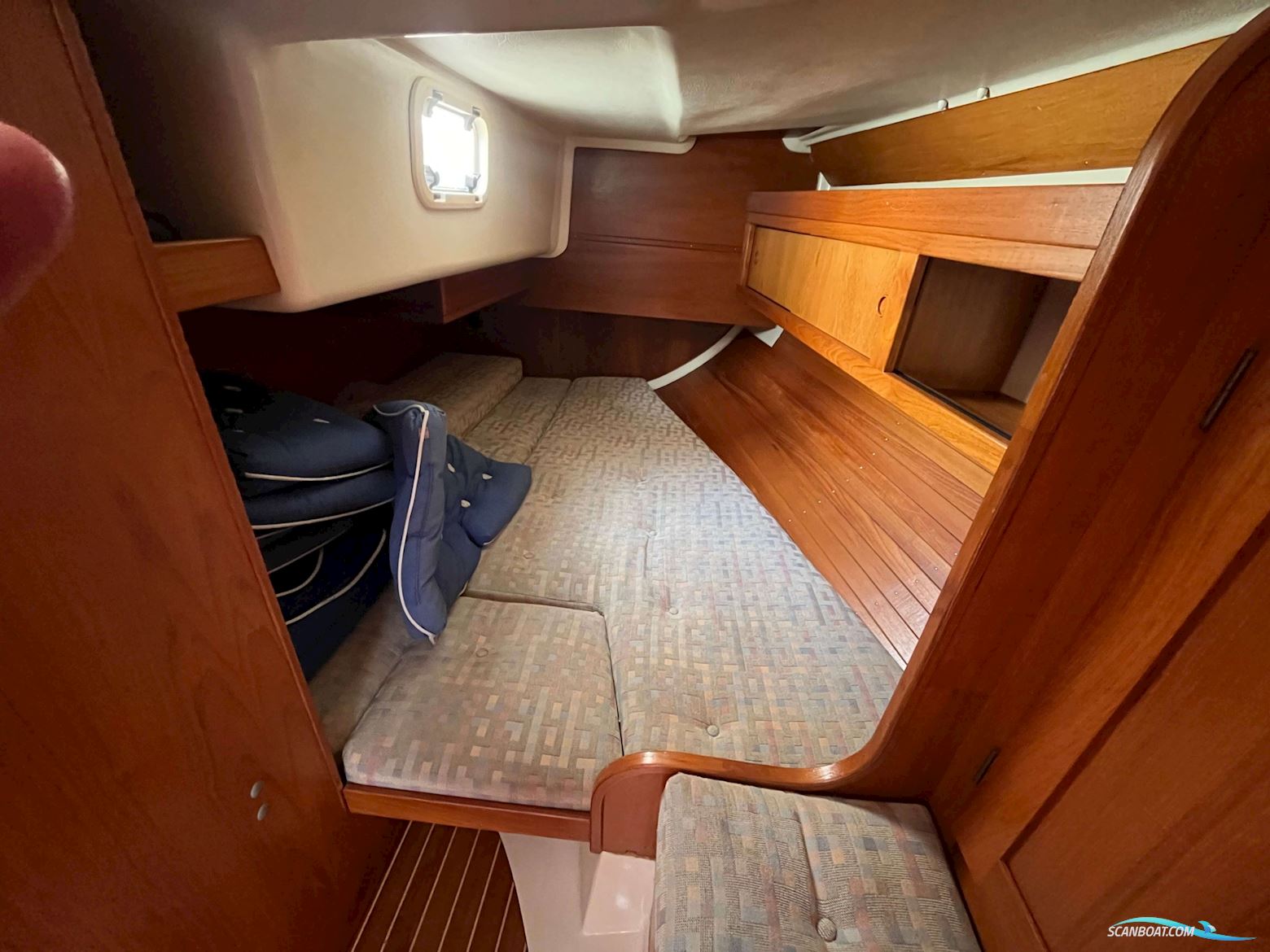 Comfortina 38 (1990)