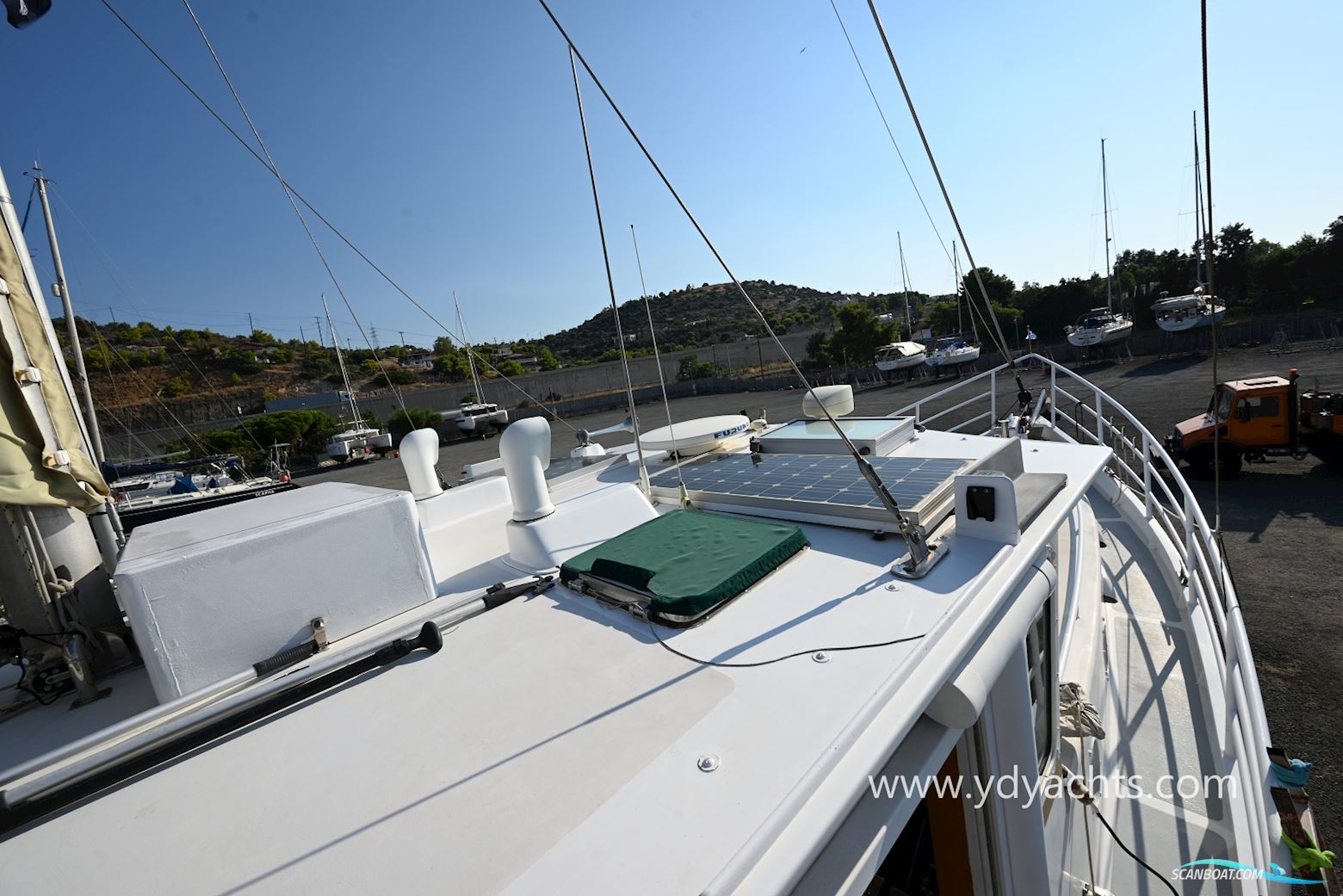 Diesel Duck 44 Trawler Motorsailer