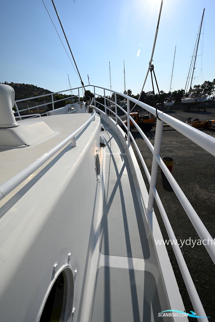 Diesel Duck 44 Trawler Motorsailer