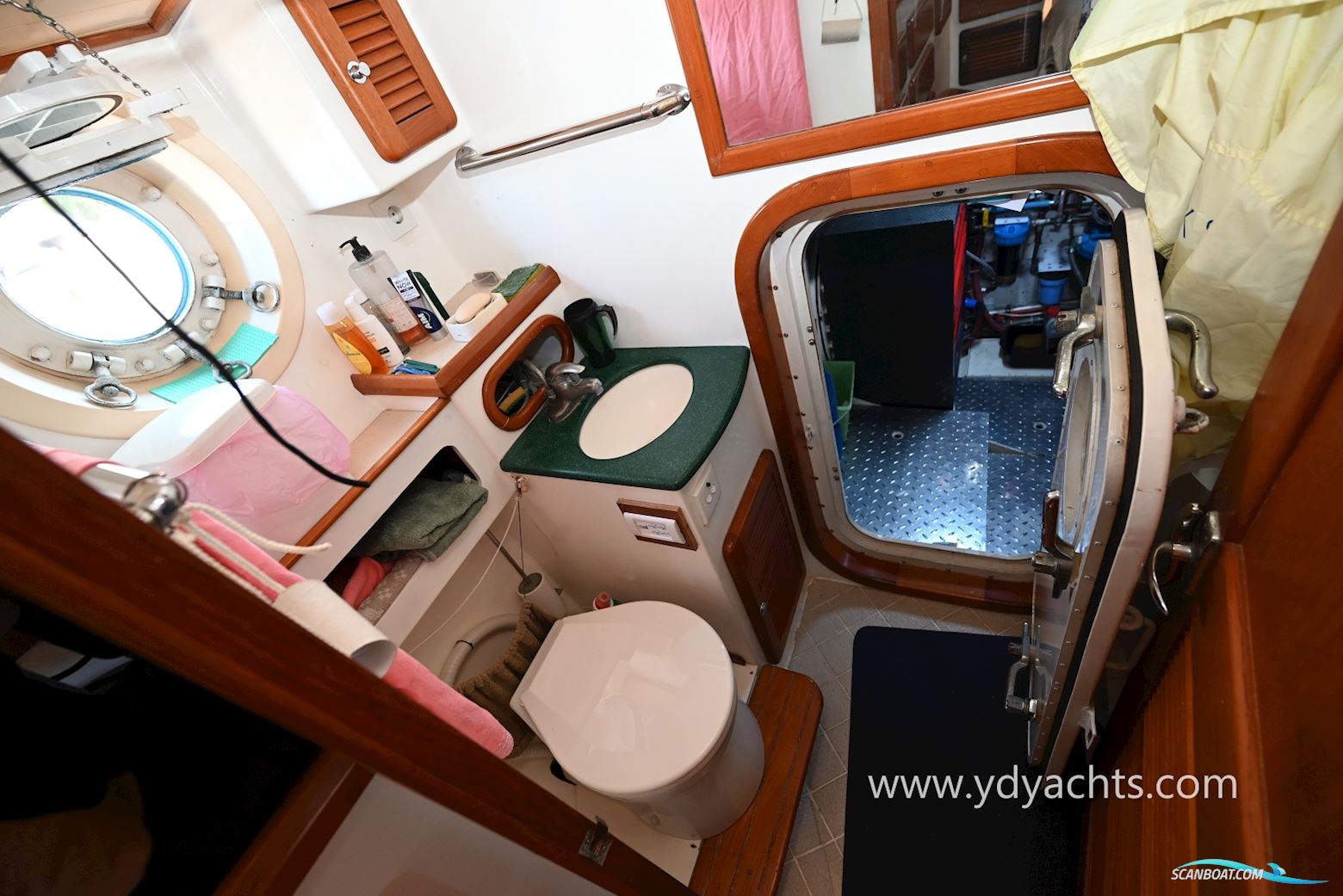 Diesel Duck 44 Trawler Motorsailer